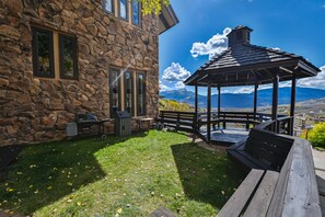 Terrace/patio - New! Ski-in/Out Condo with Hot Tub and Great Views! The Ski Haus (Crested Butte)