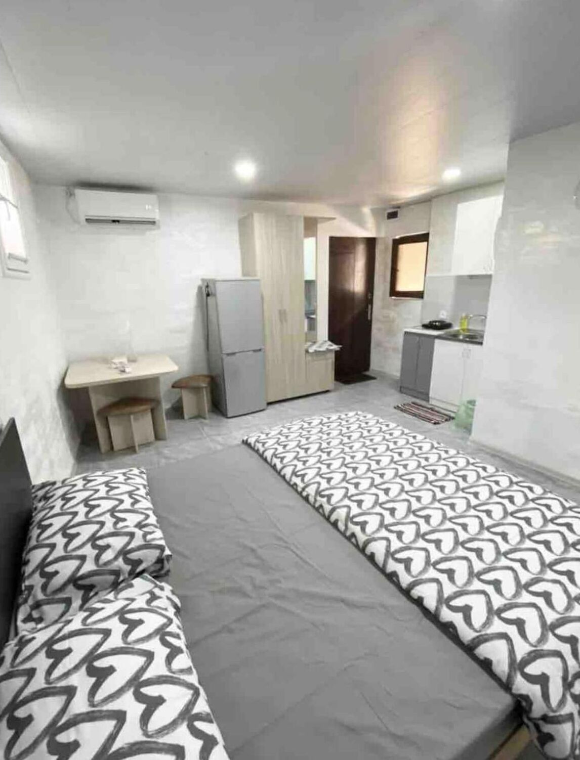 2 habitaciones, tabla de planchar con plancha y wifi 