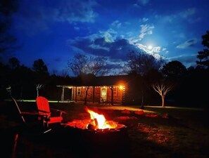 Property grounds - Cedar Cabin With Stunning View Sleeps 4+ (Russellville)