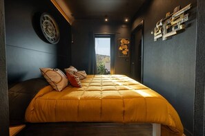 14 bedrooms, WiFi, bed sheets - Diamond Suite with View (SCARLINO)