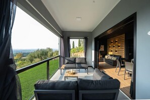 TV - Diamond Suite with View (SCARLINO)