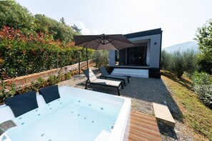 屋外スパ浴槽