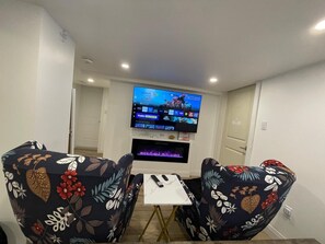 Interior - 
Pvt Studio near Fairway Mall & Waterloo Airport. Downtown in few minutes (Kitchener)