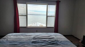 3 bedrooms - The Lakehouse (Alpena)