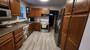 Private kitchen - The Lakehouse (Alpena)