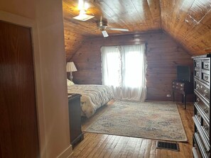 4 bedrooms, free WiFi, bed sheets