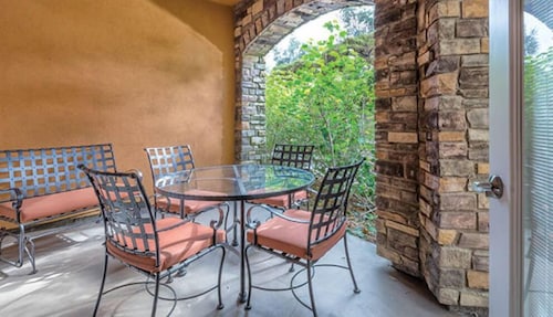 Vino Bello Resort Two Bedroom dec 21 - 26 2023