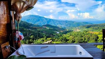 Dome 3 | Bagian depan properti