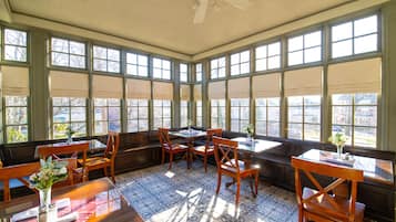 Desayuno continental incluido todos los dĂas
