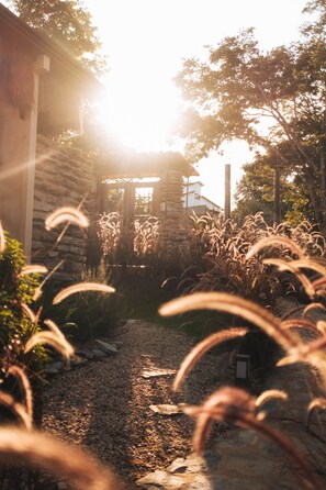 Vista frontal de la propiedad