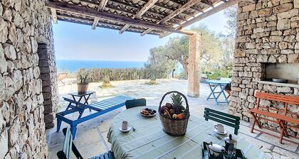 Sea access & hot outdoor whirlpool at stone villa