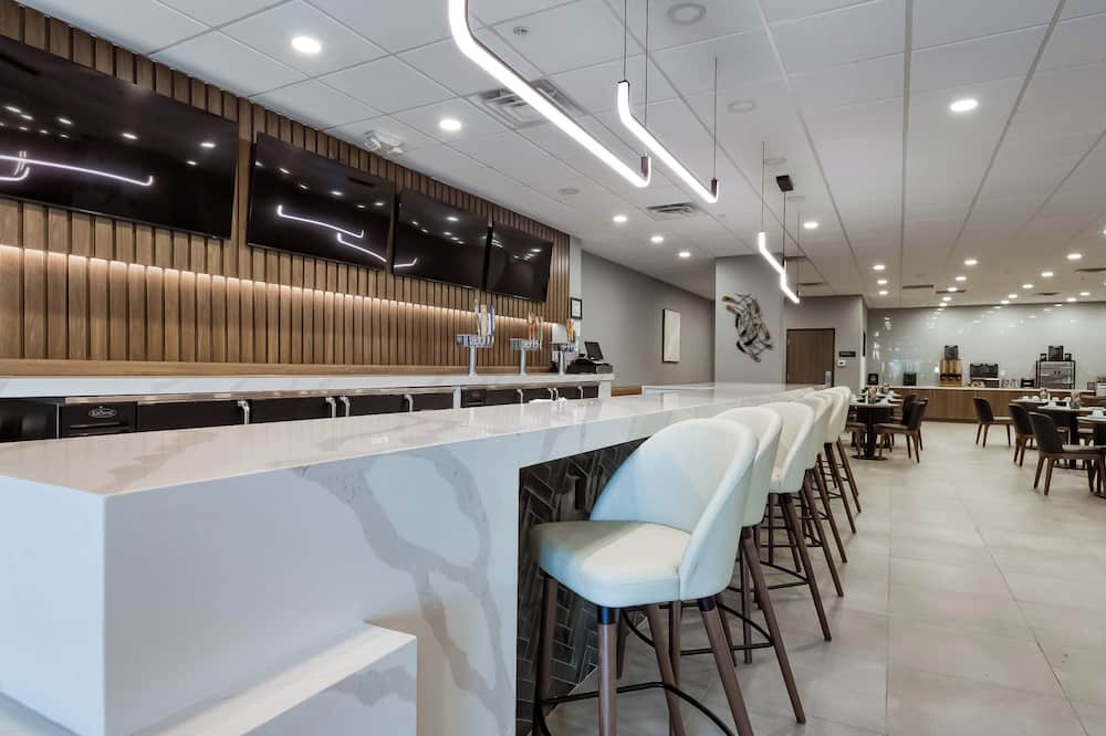 Holiday Inn Nashville Airport by IHG