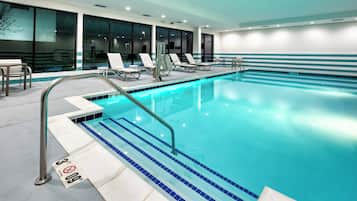 Una piscina techada