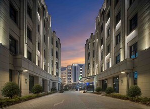 Exterior - Holiday Inn Express Shanghai Hongqiao NECC by IHG (Shanghai)
