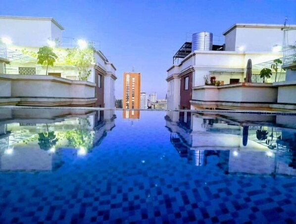 Pool - 2 Bedroom Duplex with Heated Rooftop Pool (Nairobi)