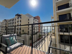 Terrace/patio - Stunning Beach View Apt. with Balcony Jumeirah La Mer (Dubai)