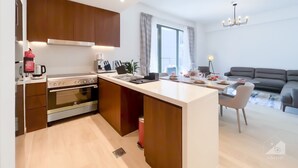 Microwave, oven, dan kompor
