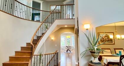 Ravine House, 4000sqf, View, AC,Sleep12+