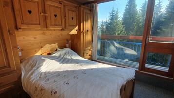 4 chambres, fer et planche à repasser, lit parapluie, Wi-Fi gratuit