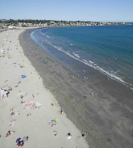 Newport’s garden house near beach . Convenient 