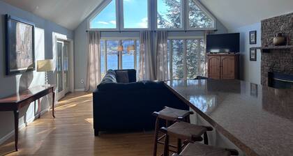 Lakefront with dock, pickleball, renovated, Fab!