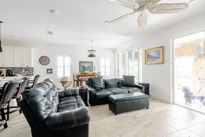 Living area - Tropical getaway - entire home: Deland, FL (DeLand)