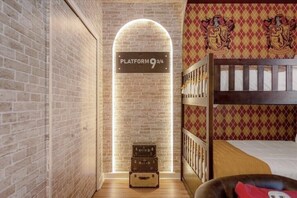 6 chambres, fer et planche à repasser, lit de bébé portatif, Wi-Fi