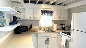 雪櫃、微波爐、焗爐、咖啡機/沖茶器