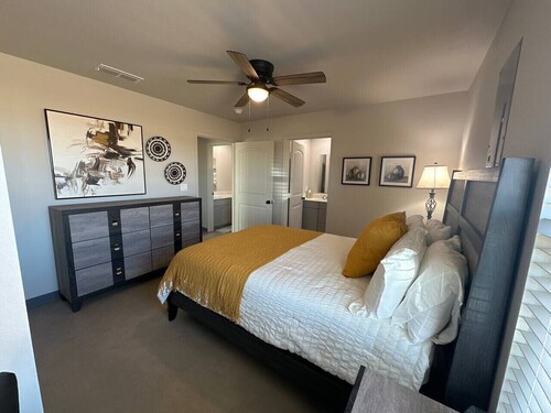 Brand New! Charming and Cozy Too Apartment