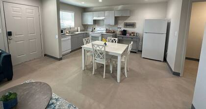 Brand New! Charming and Cozy Too Apartment