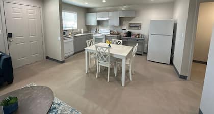 Brand New! Charming and Cozy Too Apartment