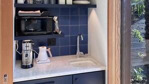 Coffee/tea maker, fridge, microwave, electric kettle
