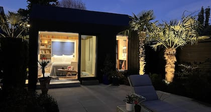 Designer Owned Suite in Historic Hollywood District