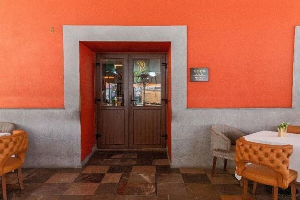 تناول الطعام بالخارج