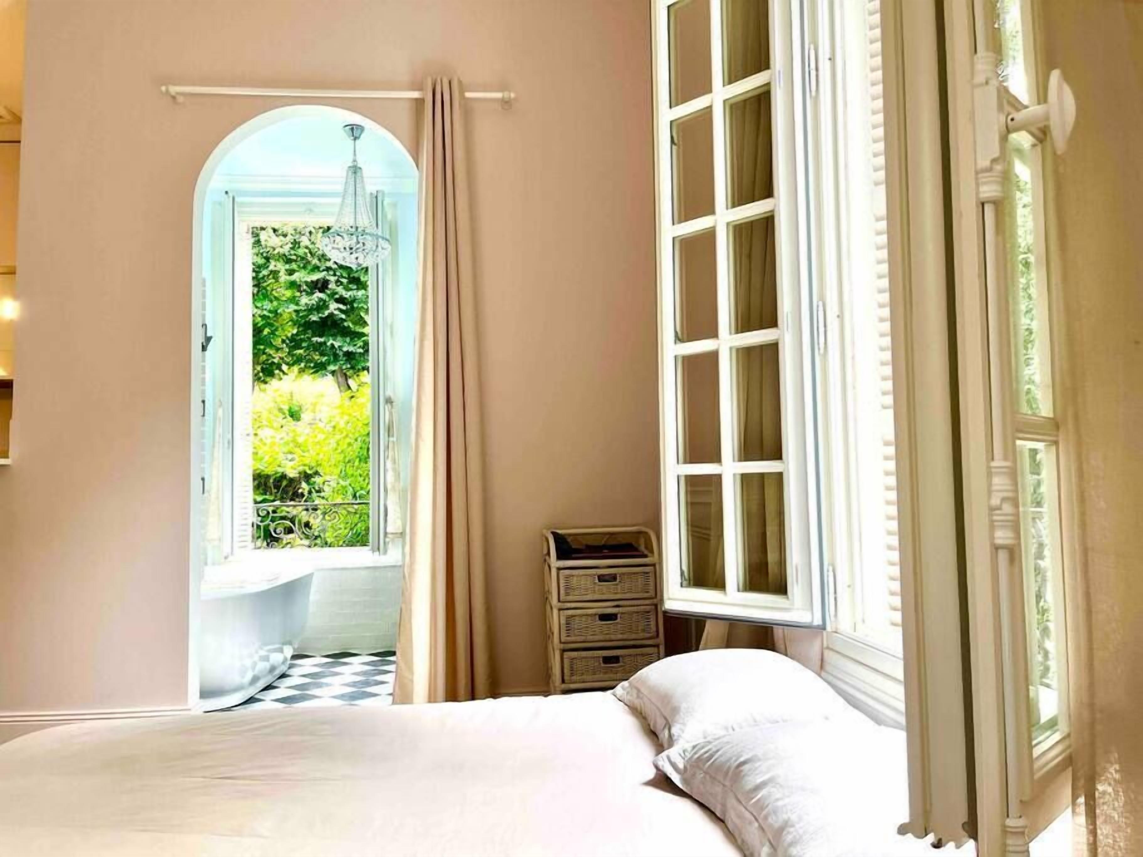 1 bedroom, iron/ironing board, travel cot, WiFi
