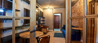 Wonderland Retreat: Netflix & Industrial Vibes