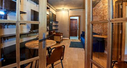 Wonderland Retreat: Netflix & Industrial Vibes