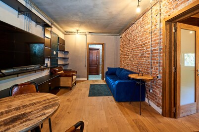 Wonderland Retreat: Netflix & Industrial Vibes