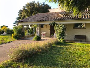 Terrace/patio - Villa 6 Guests with Pool - Peymeinade, near Cannes (Peymeinade)