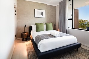 2 bedrooms, iron/ironing board, internet, bed sheets - Spacious Apartment with Sea Views , Inverter  (Umhlanga)