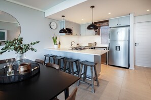 Dining - Spacious Apartment with Sea Views , Inverter  (Umhlanga)
