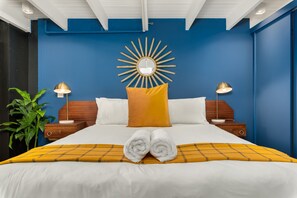 2 bedrooms, iron/ironing board, WiFi, bed sheets - New York Style Loft in the Cape District (Cape Town)