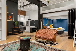 2 bedrooms, iron/ironing board, WiFi, bed sheets - New York Style Loft in the Cape District (Cape Town)