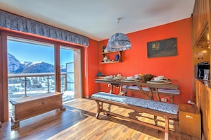 Family Apartment, Multiple Bedrooms, 2 Bathrooms (Terrazza Dei Principi Few Steps From) | Living area - Terrazza Dei Principi Few Steps From Ski (Sestriere)