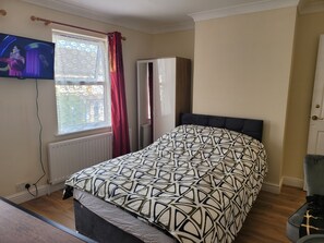 1 bedroom, iron/ironing board, free WiFi, bed sheets - Nest Studio Flat for 2 People (Reading)
