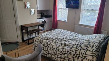 1 bedroom, iron/ironing board, free WiFi, bed sheets
