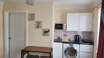 Fridge, microwave, stovetop, electric kettle