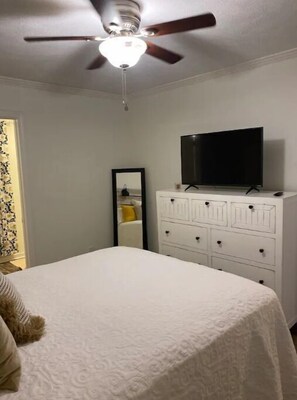 1 Schlafzimmer, Bügeleisen/Bügelbrett, kostenloses WLAN, Bettwäsche