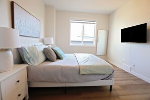 3 室のベッドルーム、アイロン / アイロン台、旅行用ベビーベッド、WiFi (無料)