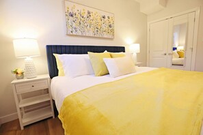 2 室のベッドルーム、アイロン / アイロン台、WiFi (無料)、ベッドシーツ